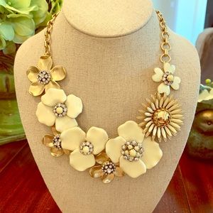 Stella & Dot - The Dot Bloom Necklace